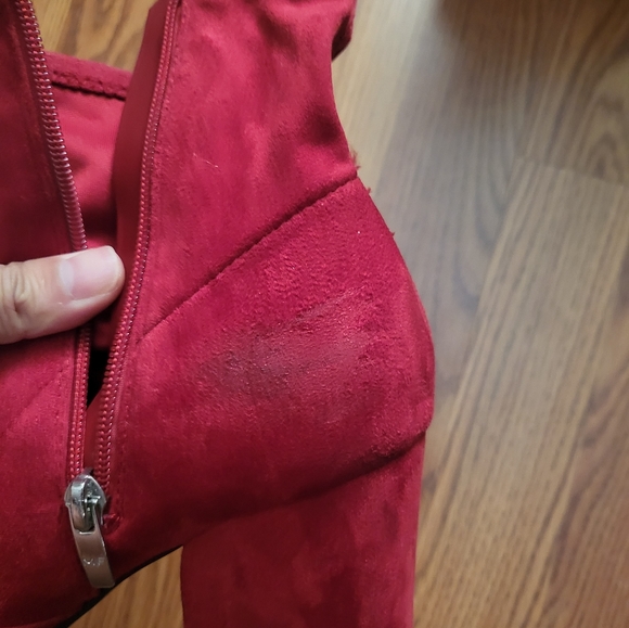 Mid Heel Suede Pointy Red Booties - Picture 5 of 12